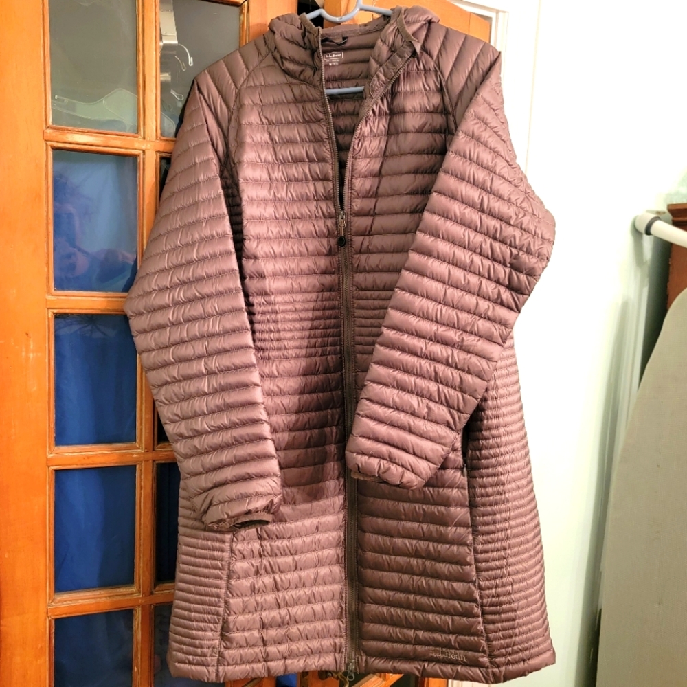 Women's Ultralight 850 Down Sweater Coat Like New Medium Regular